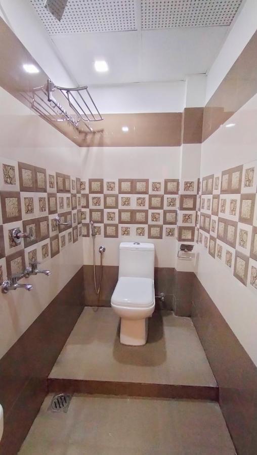 Hotel Railview Residency Alappuzha Esterno foto