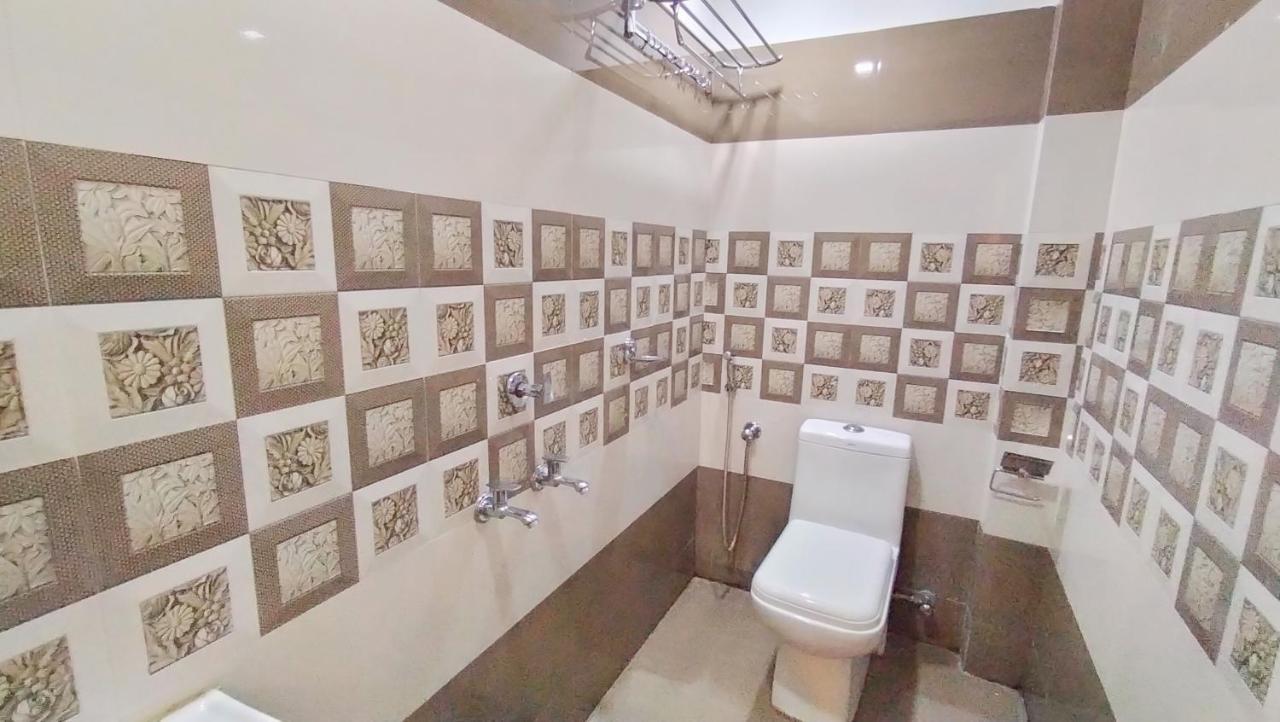 Hotel Railview Residency Alappuzha Esterno foto